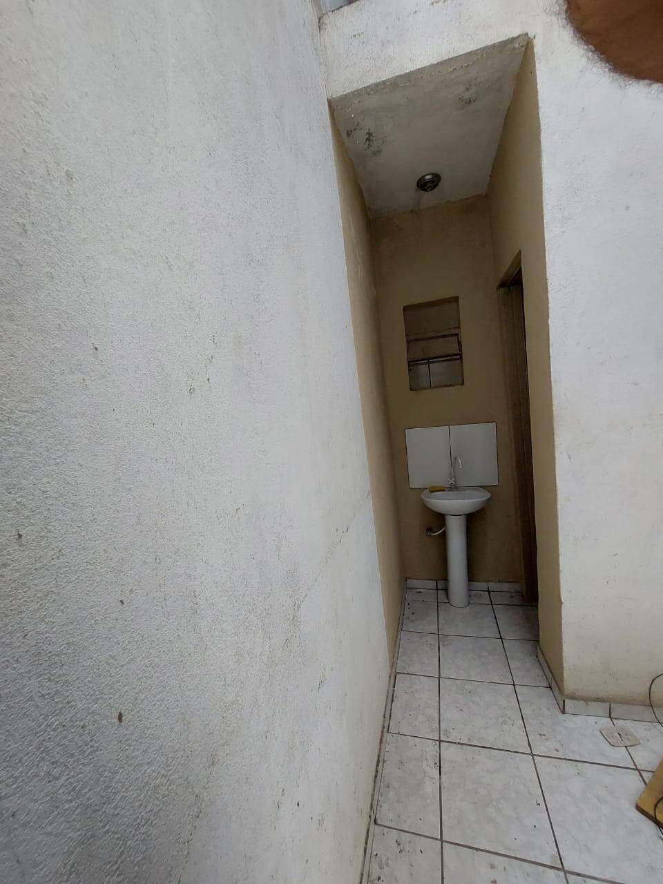 Aluguel - Ponto Comercial - Estoril