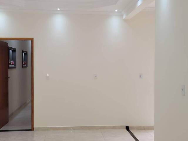 #00029 - Casa para Venda em Taubaté - SP - 1